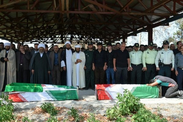 پیکر ۲ شهید جنگلبان درشهرستان مرزی آستارا تشییع و تدفین شد
