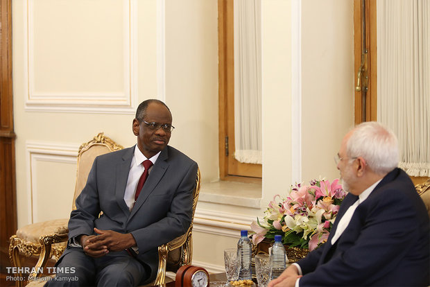 Foreign ambassadors submit credentials to Iran’s Zarif
