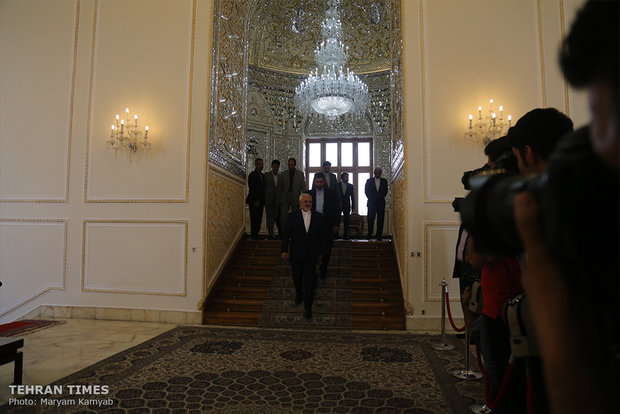 Foreign ambassadors submit credentials to Iran’s Zarif