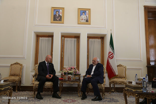 Foreign ambassadors submit credentials to Iran’s Zarif
