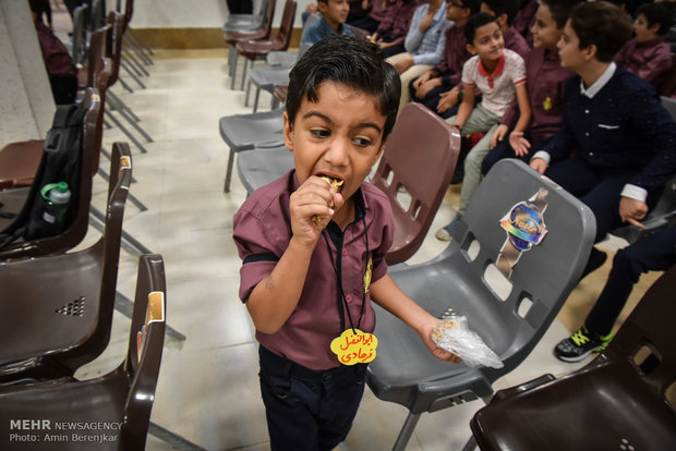 آمار خورد و خوراک در مدارس/ ۲۱ درصد دانش آموزان چاقی خطرناک دارند