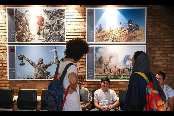 نمایشگاه عکس فیلم های دفاع مقدس در موزه سینما برپا شد