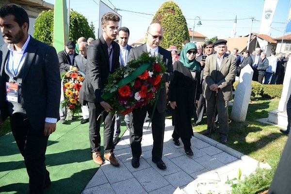 مراسم سالگرد «عزت بگوویچ» با حضور سفیر ایران در بوسنی برگزار شد