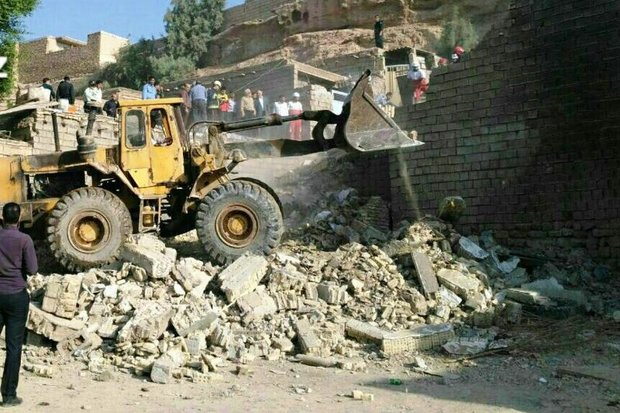 سقوط تخته سنگ در منطقه مسکونی اهواز