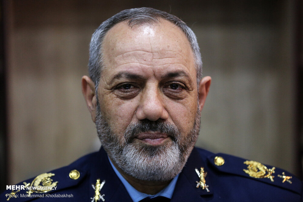 وزیر دفاع: باید مرتب آماده دفاع از کشور باشیم وزیر دفاع: باید مرتب آماده دفاع از کشور باشیم