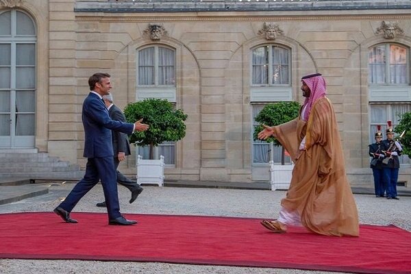 گفتوگوی تلفنی بنسلمان و ماکرون درباره تحولات منطقه گفتوگوی تلفنی بنسلمان و ماکرون درباره تحولات منطقه