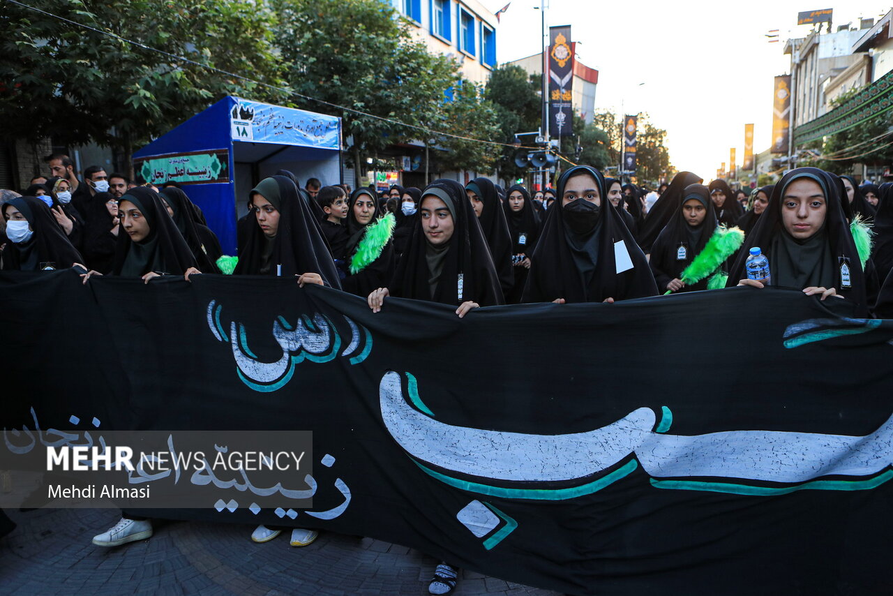 سوز عاشقان حسینی در همدردی با روایتگر بزرگ واقعه کربلا