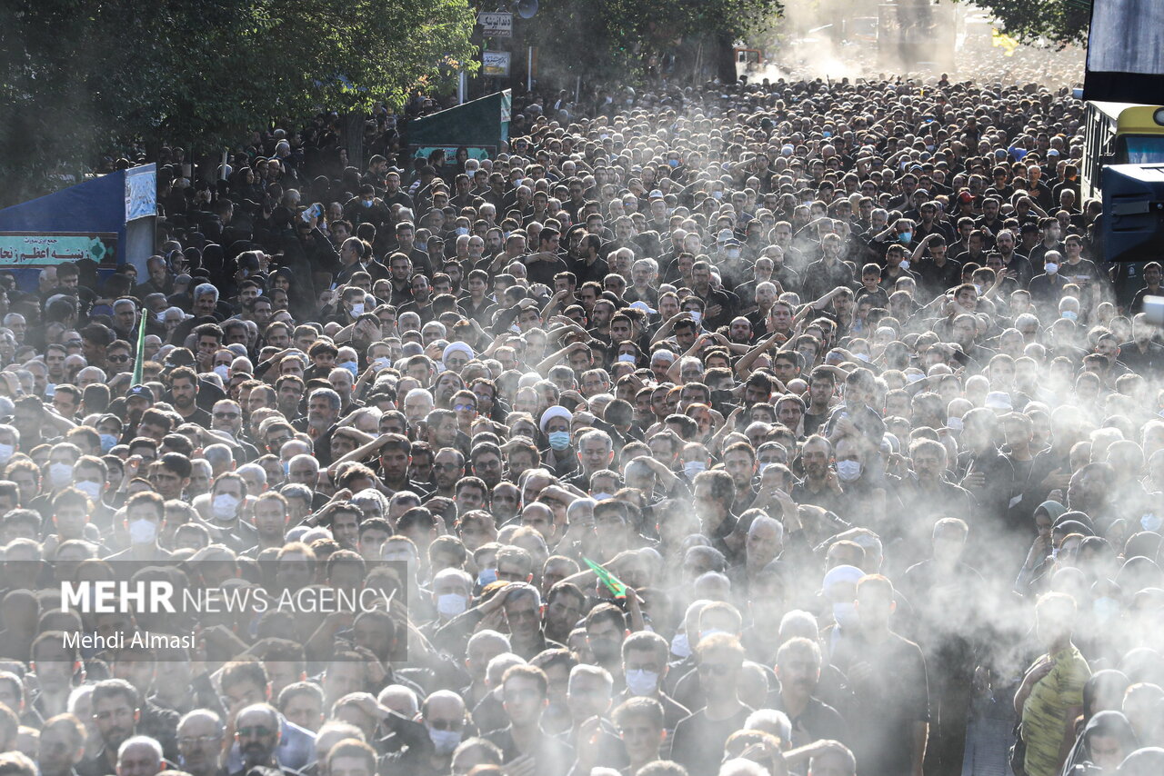 سوز عاشقان حسینی در همدردی با روایتگر بزرگ واقعه کربلا