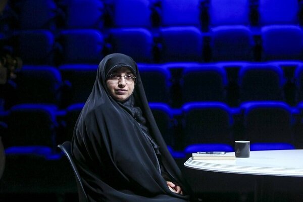 رجوع دوباره به الگوی مرضیه دباغ؛ شکاف تصویر و واقعیت زن رجوع دوباره به الگوی مرضیه دباغ؛ شکاف تصویر و واقعیت زن