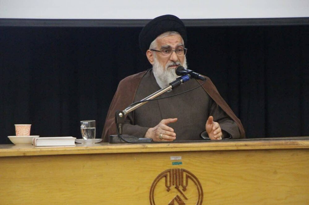 آیت الله پیشنمازی: راهبرد تجهیز و قدرتافزایی، یک اصل قرآنی است آیت الله پیشنمازی: راهبرد تجهیز و قدرتافزایی، یک اصل قرآنی است