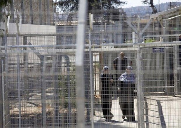 اسیر ۲۰ ساله فلسطینی در زندانهای رژیم صهیونیستی به شهادت رسید اسیر ۲۰ ساله فلسطینی در زندانهای رژیم صهیونیستی به شهادت رسید
