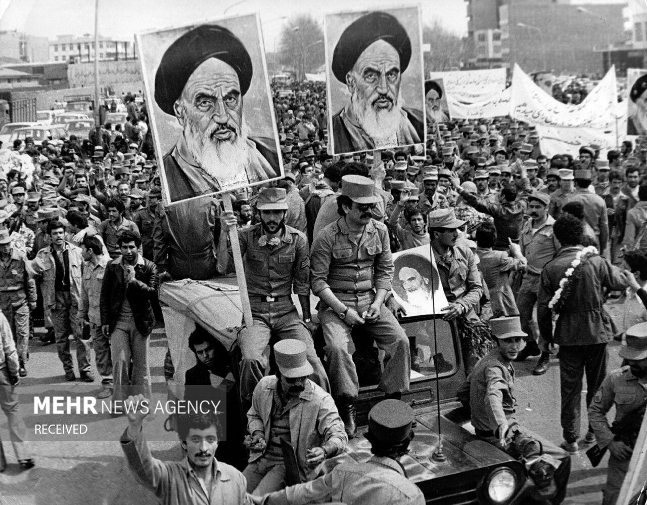 شکاف خاموشی که به انقلاب رسید/ از ترس قحطی تا جرئت اعتراض شکاف خاموشی که به انقلاب رسید/ از ترس قحطی تا جرئت اعتراض