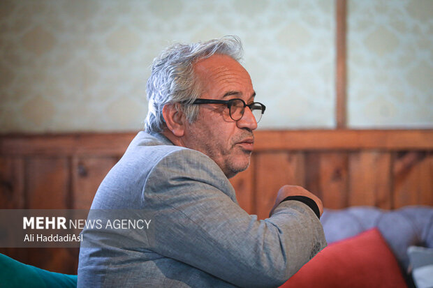 تعجب میکنم مسئولان «غریب» را دوست دارند!/ بلدم مثل «فسیل» بسازم