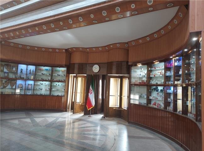 از موزهای برای عشق سیگاریها و روانشناسان تا سیمان و نفت