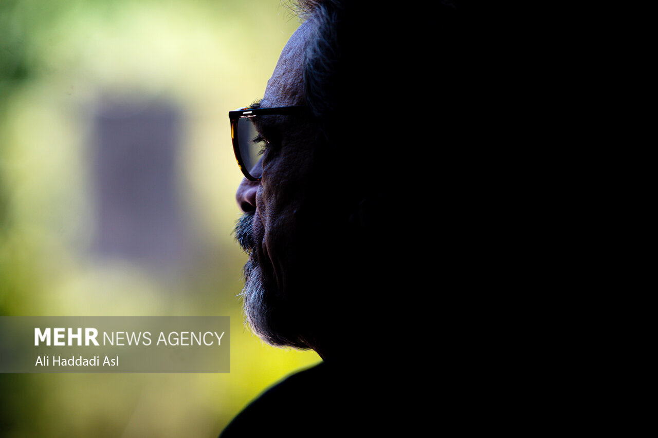 از واکنش غم انگیز حسین علیزاده تا یک آگهی برای جذب خواننده