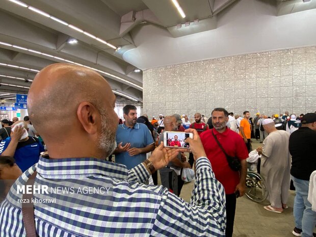 تصاویر اختصاصی مهر از عکس یادگاری حاجیان پس از انجام اعمال منا