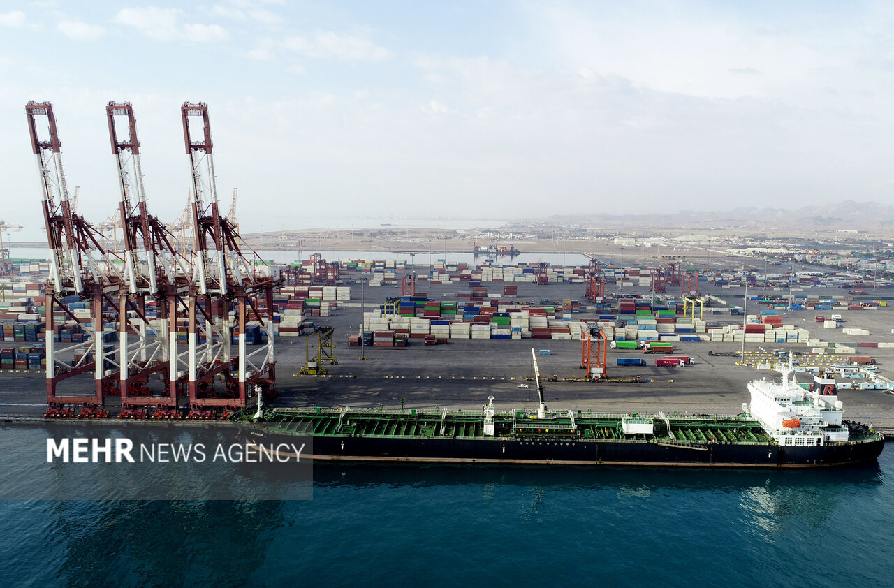 معطلی کشتیها در لنگرگاه؛ واردات کالاهای اساسی گرفتار فرآیندهای ارزی معطلی کشتیها در لنگرگاه؛ واردات کالاهای اساسی گرفتار فرآیندهای ارزی