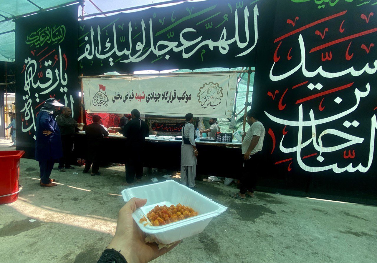 اینجا میانگین عاشقی بالاتر است/ نه در شأن زائر؛ نه در شأن میزبان!