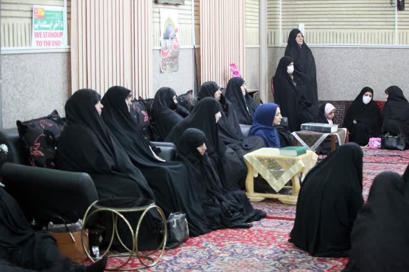 حماس روحیه مقاومت و ایثار را از شهدای دفاع مقدس الگو گرفته است