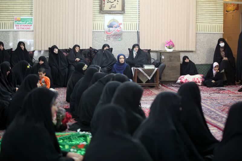 حماس روحیه مقاومت و ایثار را از شهدای دفاع مقدس الگو گرفته است