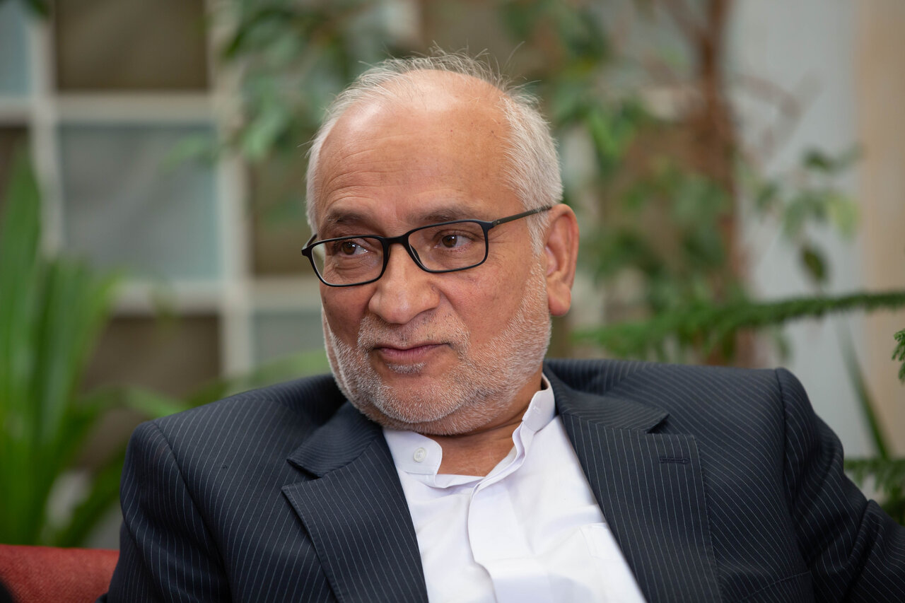 مرعشی: از امام خمینی ایستادگی بر روی اهداف و مقاومت را آموختیم مرعشی: از امام خمینی ایستادگی بر روی اهداف و مقاومت را آموختیم