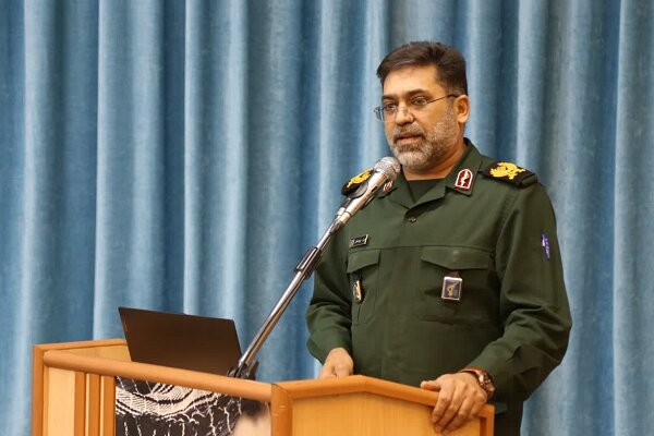 فروپاشی استکبار جهانی کاملاً قطعی است فروپاشی استکبار جهانی کاملاً قطعی است