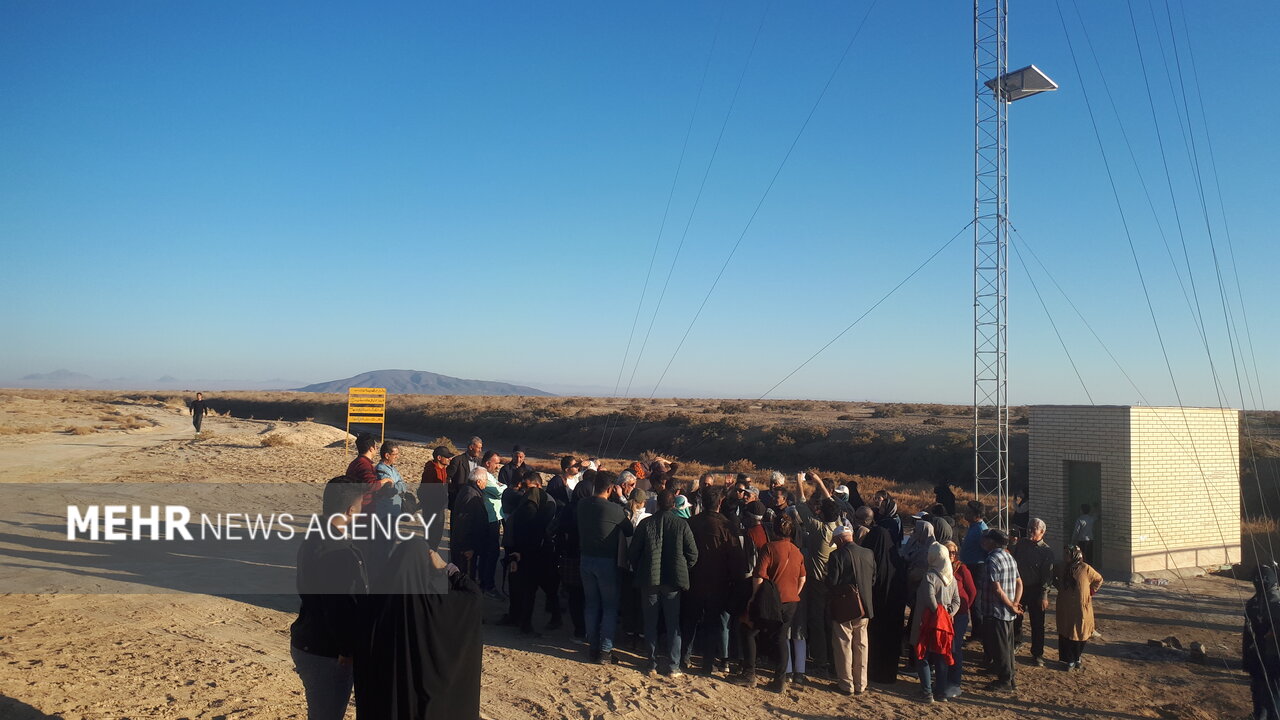 آب به تالاب گاوخونی رسید؟ + تصاویر