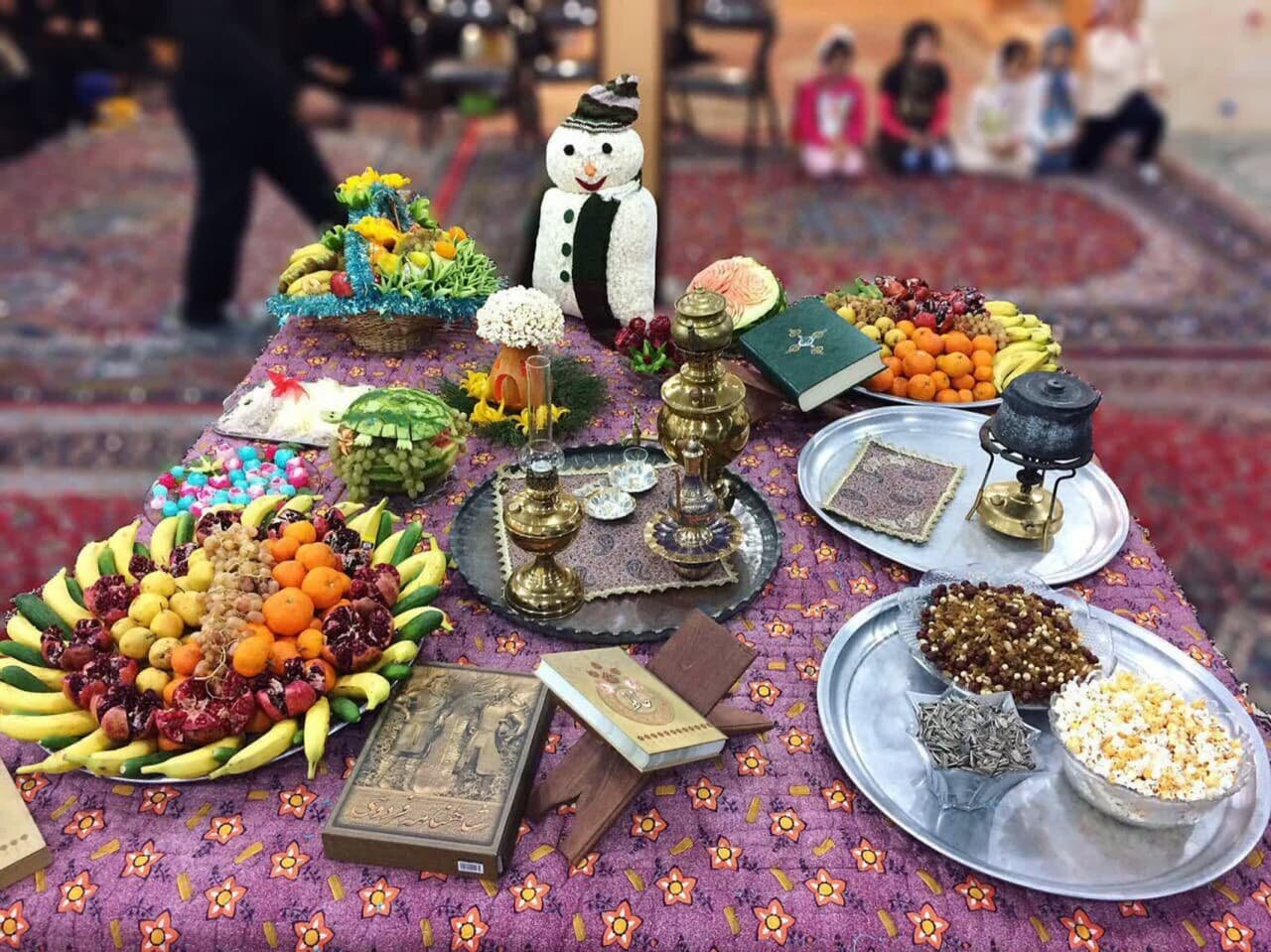 «سفره چینی» و «کف زنی» آیین دیرینه مردم منطقه ترشیز در شب چله