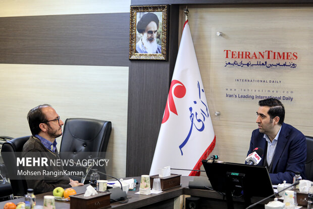 سیاست باید با «حل مساله» مساوی گرفته شود