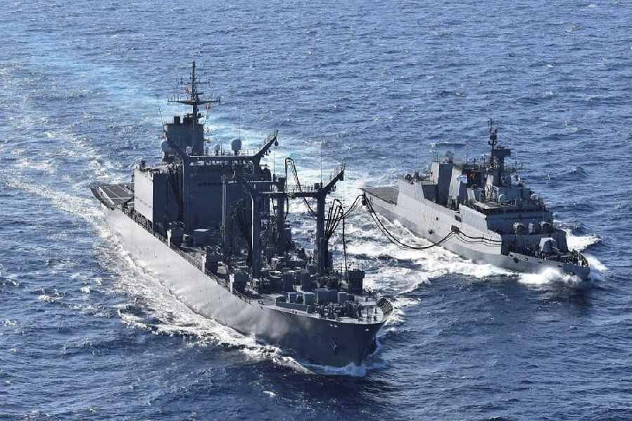 بزرگ ترین رزمایش مشترک آمریکا و ژاپن با نام اژدهای قاطع ۲۵ آغاز شد بزرگ ترین رزمایش مشترک آمریکا و ژاپن با نام اژدهای قاطع ۲۵ آغاز شد