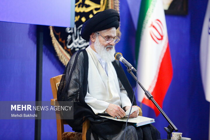 نادیده انگاشتن واقعیتهای جامعه در شان روحانیت نیست نادیده انگاشتن واقعیتهای جامعه در شان روحانیت نیست