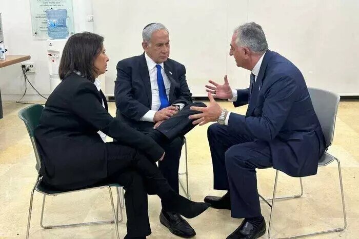 شکستهای «پسرک عیاش خاندان پهلوی» در صحنه سیاست