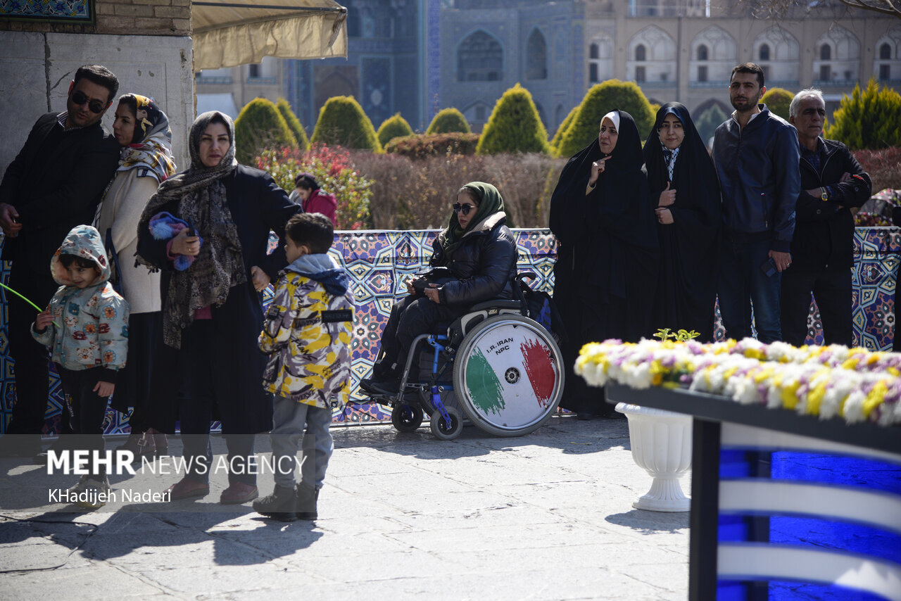 حضور رای اولیها در کنار پیشگامان انقلاب در میدان تاریخی امام(ره)