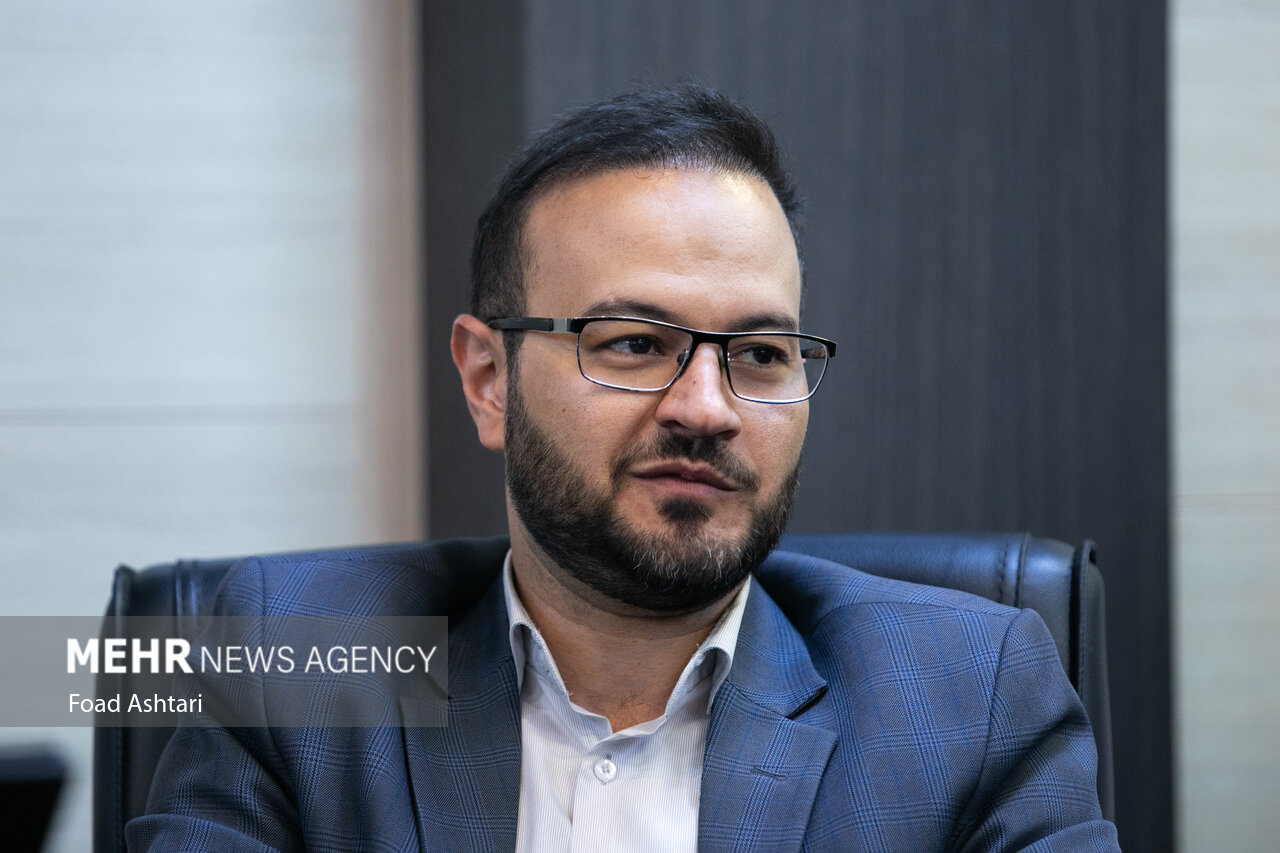 اجرای «هموطنز» را با سر پذیرفتم/ اشکال قیاس با «خندوانه» چیست؟