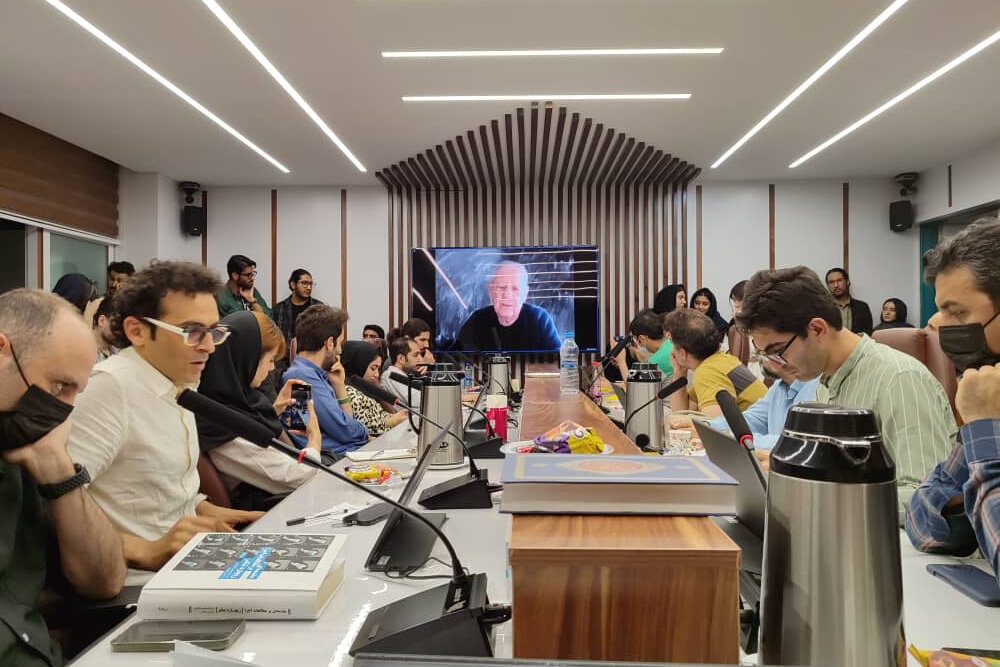 منتقد مسؤول تعریف معیارهاست/ تئاتر «زنده» آینده این هنر است