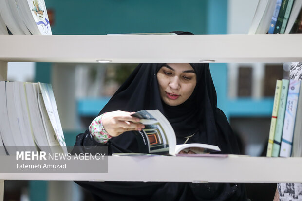 نمایشگاه کتاب طی ماه رمضان در ایلام برگزار می شود نمایشگاه کتاب طی ماه رمضان در ایلام برگزار می شود