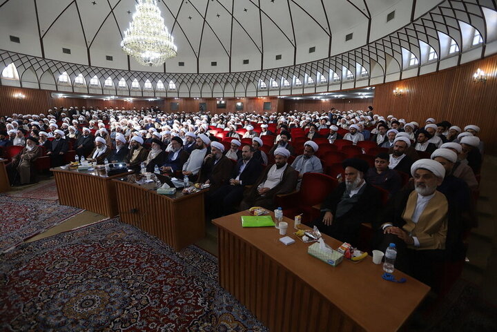 ۱۸۵ استاد سطوح عالی و خارج حوزه علمیه قم زباندان هستند ۱۸۵ استاد سطوح عالی و خارج حوزه علمیه قم زباندان هستند