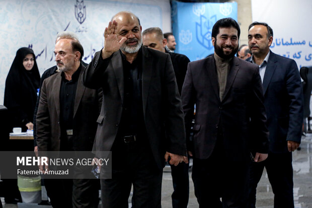 همتی و لاریجانی ثبتنام کردند/ داوطلبان انتخابات ۹ نفر شدند