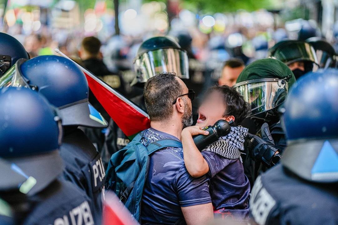 سرکوب و بازداشت؛ مجازات حمایت از مردم مظلوم غزه در آلمان+ فیلم