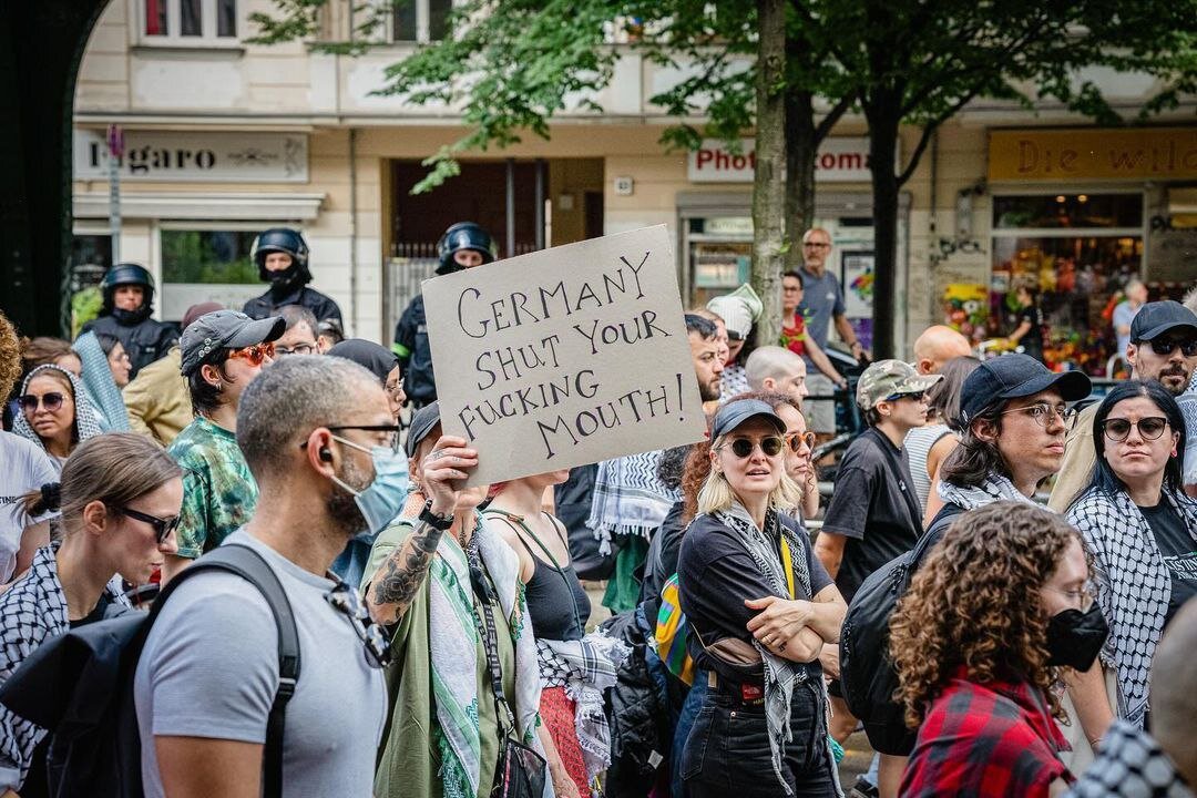 سرکوب و بازداشت؛ مجازات حمایت از مردم مظلوم غزه در آلمان+ فیلم