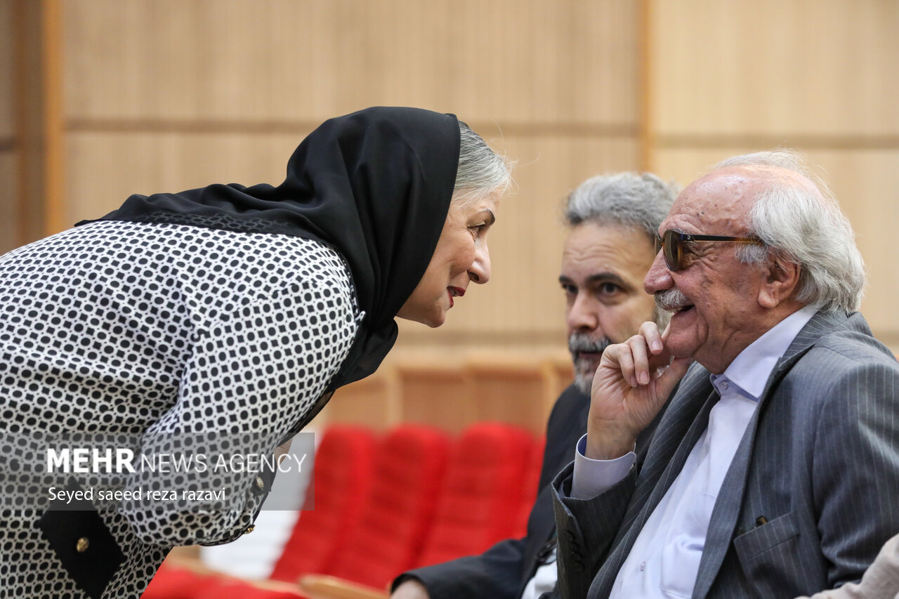 مراسم گرامیداشت دکتر حسن انوری مراسم گرامیداشت دکتر حسن انوری