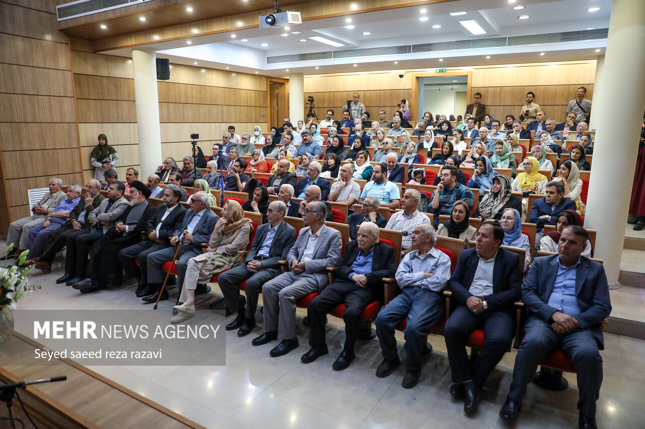 مراسم گرامیداشت دکتر حسن انوری مراسم گرامیداشت دکتر حسن انوری