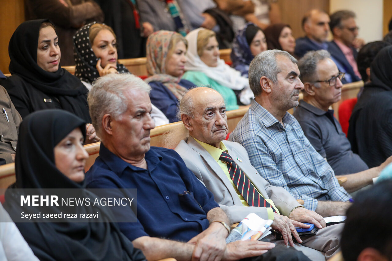 مراسم گرامیداشت دکتر حسن انوری مراسم گرامیداشت دکتر حسن انوری