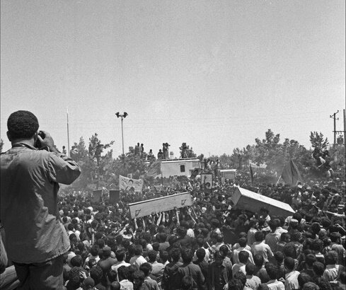 لحظه انفجار، شهید بهشتی راجع به انتخابات رئیس جمهور سخن میگفت