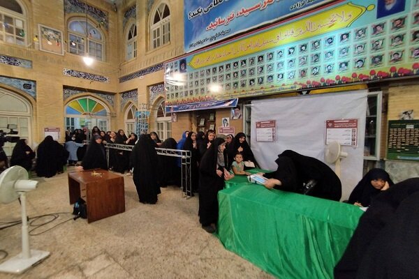 رایگیری با اشتیاق در مسجد لرزاده در جریان است