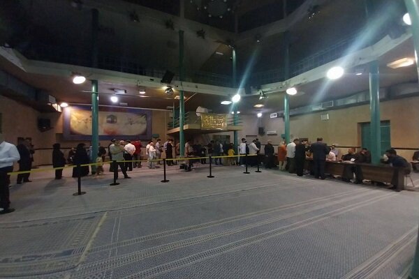 حسینیه جماران همچنان در شور انتخاباتی است