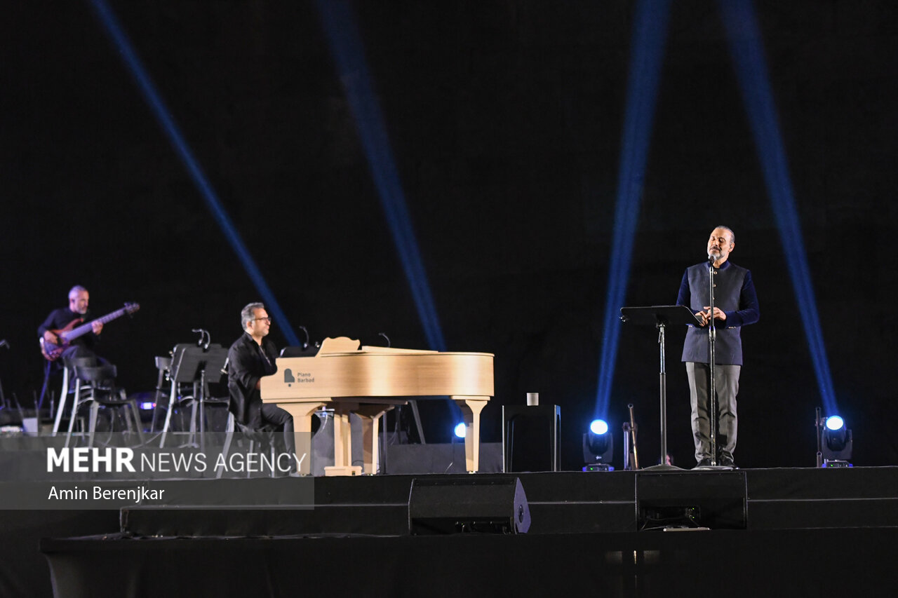 پایان کنسرتهای علیرضا قربانی در تختجمشید/اقدام جالب گروه اجرایی