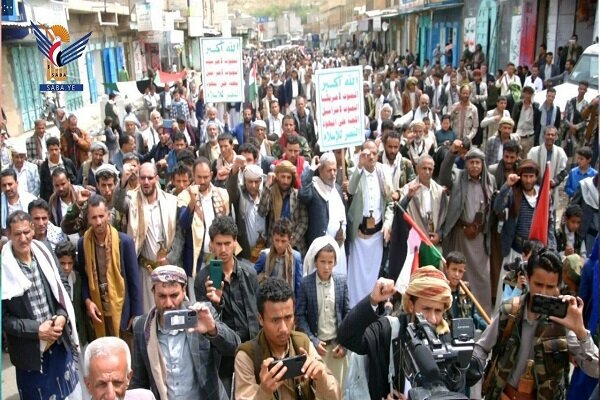 طوفان بشری در میدان السبعین صنعا+فیلم/راهپیمایی در ۴۷ میدان «اب»