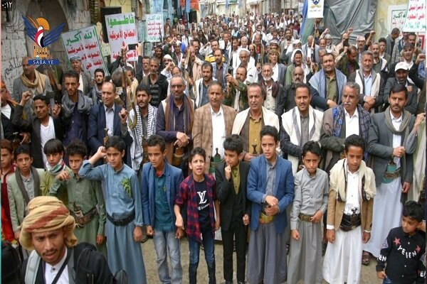 طوفان بشری در میدان السبعین صنعا+فیلم/راهپیمایی در ۴۷ میدان «اب»