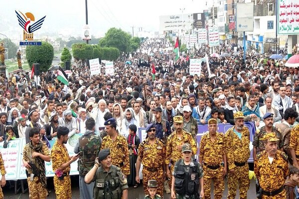 طوفان بشری در میدان السبعین صنعا+فیلم/راهپیمایی در ۴۷ میدان «اب»